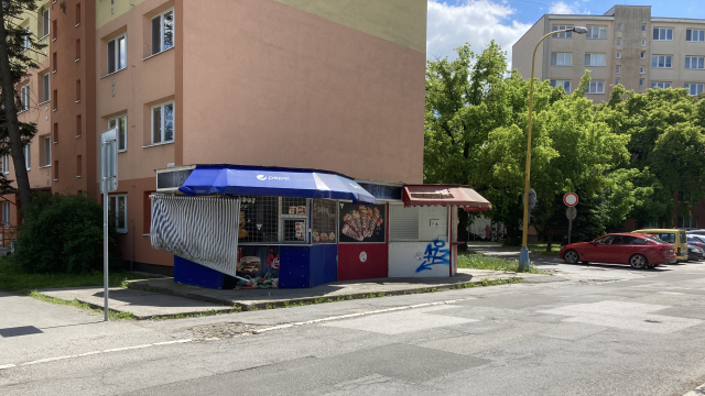 Odstraňujem nevyužívané predajné stánky