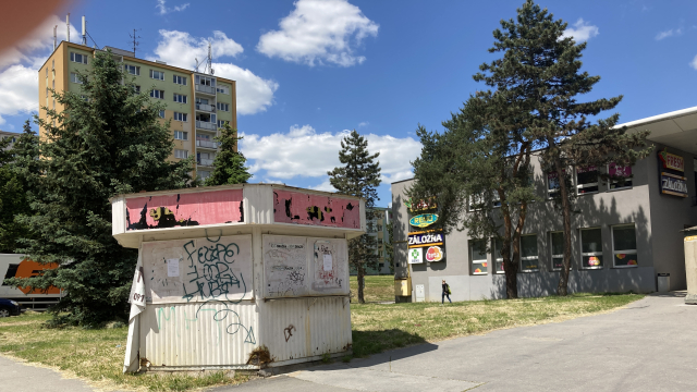 Odstraňujem nevyužívané predajné stánky