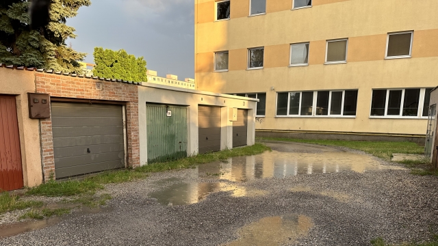 Zrealizoval som pilotný projekt opravy garážovej komunikácie