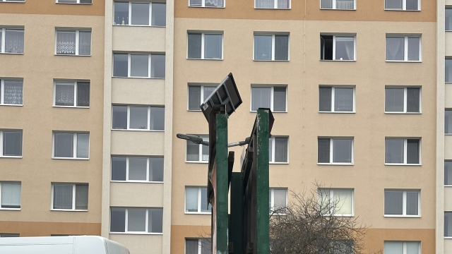 Presadil som osvetlenie parkoviska na Humenskej